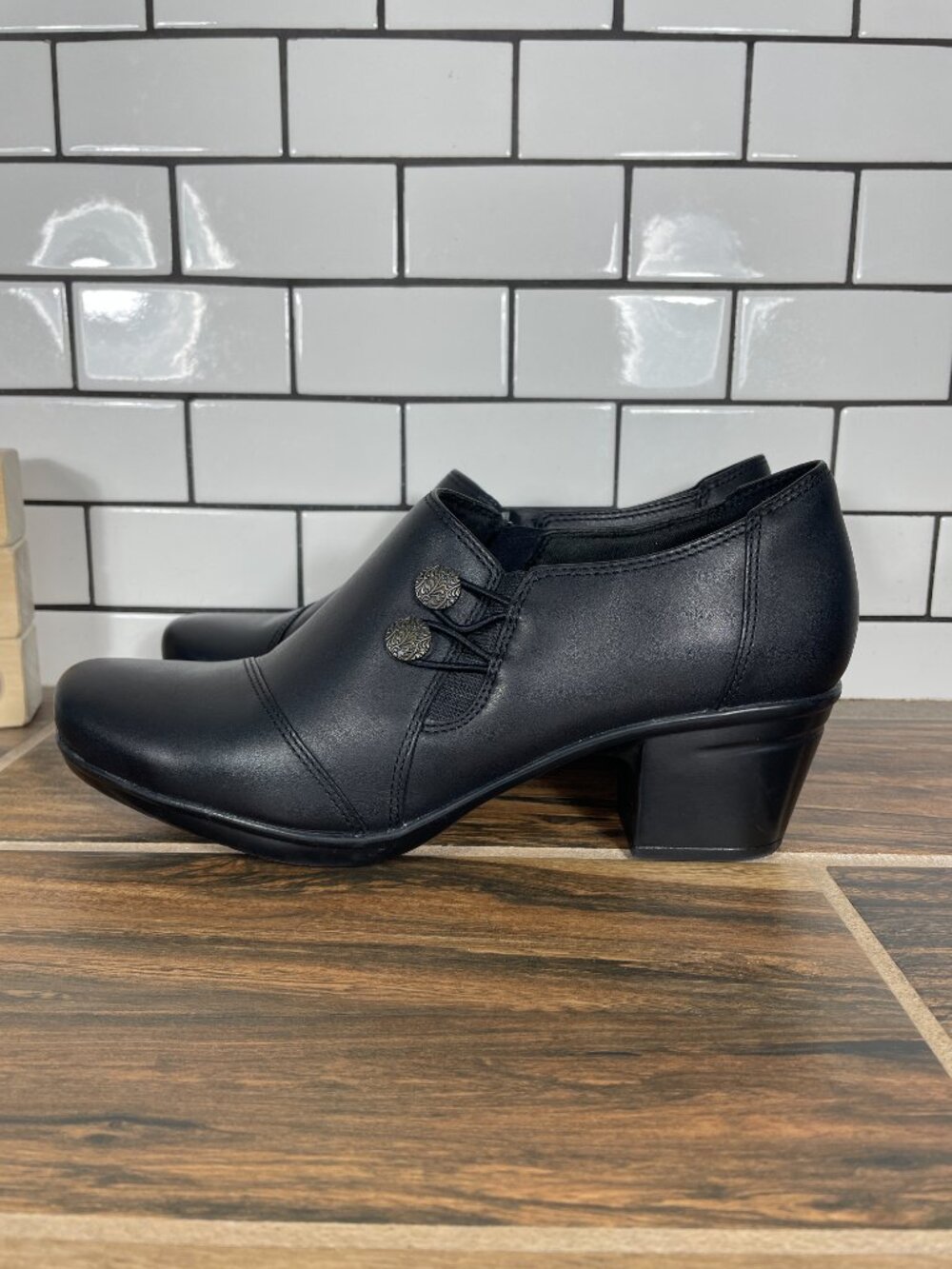 Clarks Emslie Warren Shoes Womens Size 9.5 Black Leather Side Zip Shootie Bootie